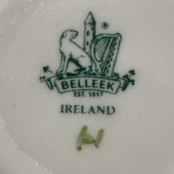 ☘️Vintage 2000’s Irish Belleek Butterfly Toy Spill 3 1/2” Tall Vases (set of 2) - Picture 10 of 16